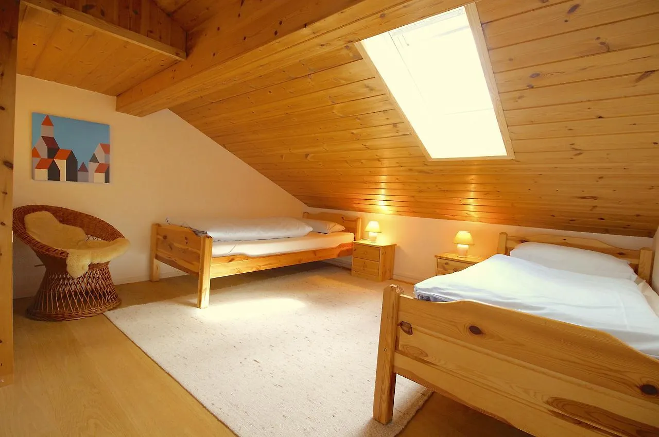Lindenschloesschen & Schlossgarten Garmisch-Partenkirchen Allemagne